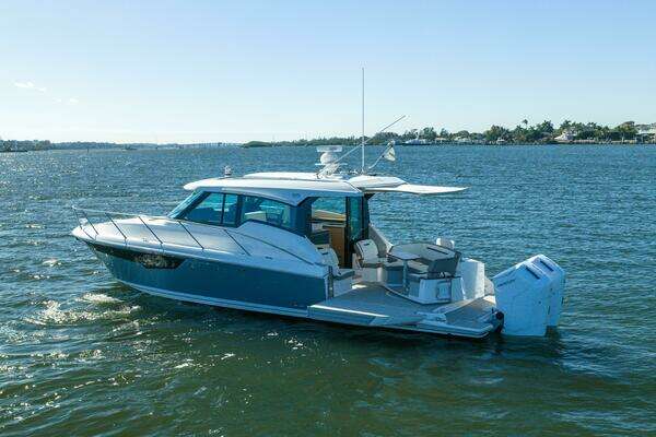 2025 Tiara Yachts 43