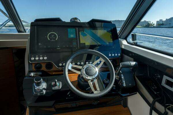 Tiara Yachts 43 LE Yacht For Sale