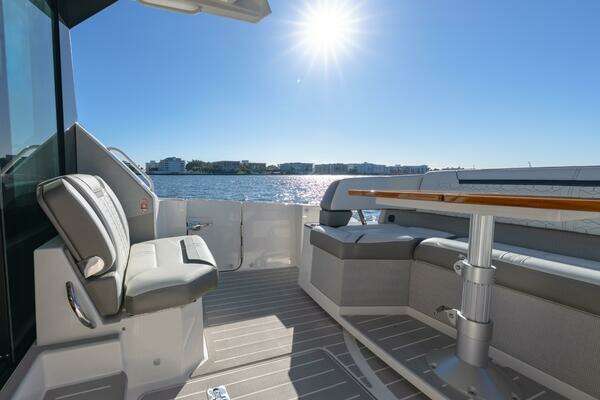 Tiara Yachts 43 LE Yacht For Sale