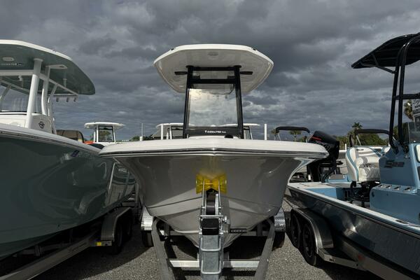 210 CC Adventure 21ft Tidewater Yacht For Sale