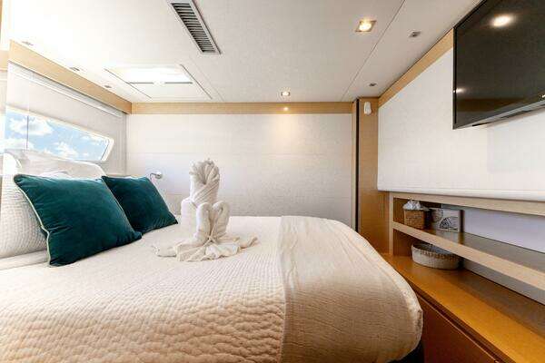 2017 Fountaine Pajot 67