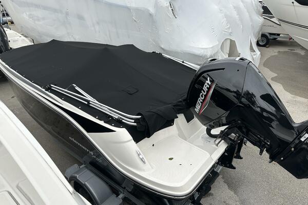 17ft Bayliner Yacht For Sale