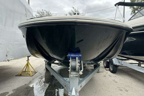 Photo of the 2023 Bayliner M17