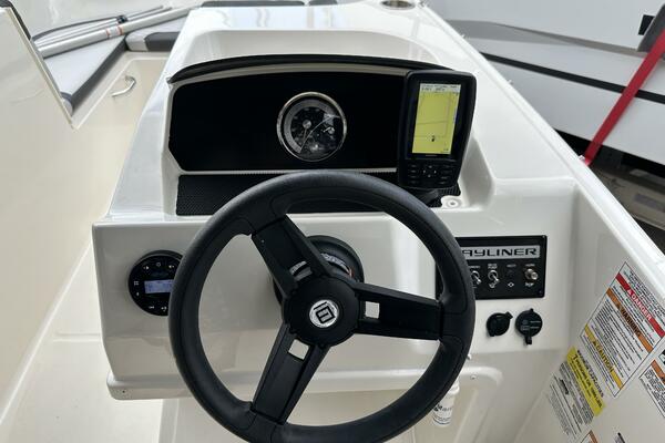 17ft Bayliner Yacht For Sale