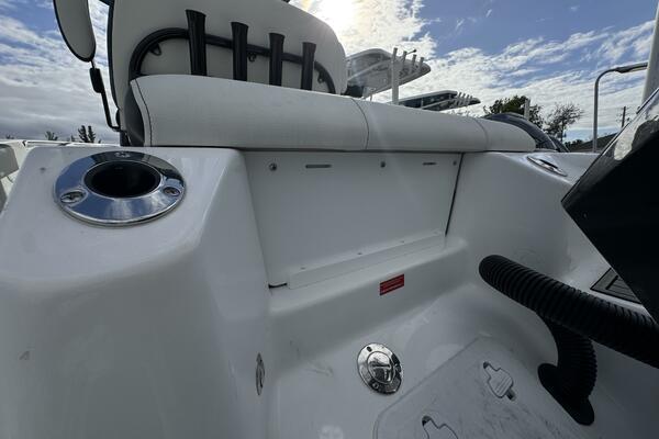 220 CC Adventure 22ft Tidewater Yacht For Sale
