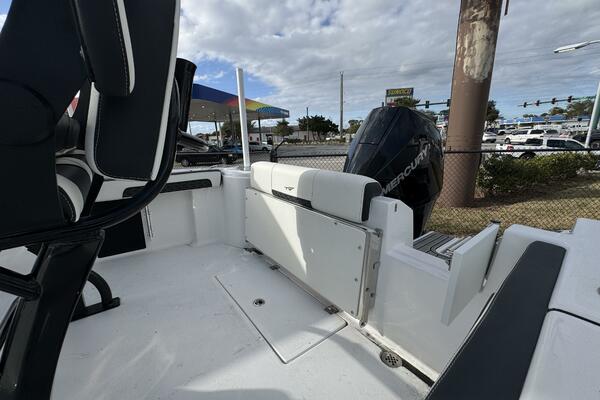 220 CC Adventure 22ft Tidewater Yacht For Sale