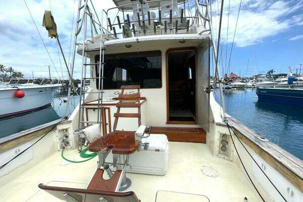 Photo of the 1986 Chris-Craft 422 COMMANDER "OHANA"