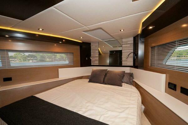 After Five 60ft Cruisers Yachts Yacht For Sale