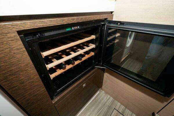 Cruisers Yachts 60 Cantius Yacht For Sale