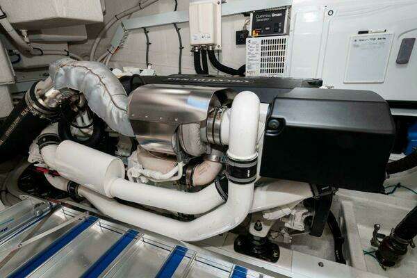 Cruisers Yachts 60 Cantius Yacht For Sale