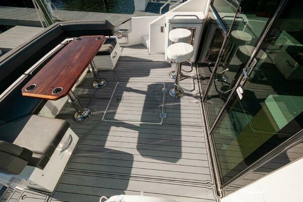 After Five 60ft Cruisers Yachts Yacht For Sale