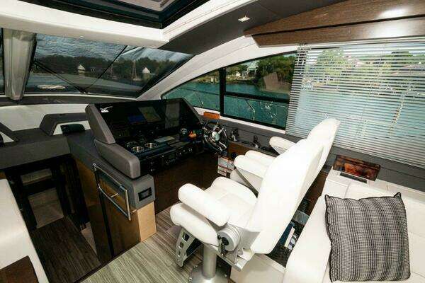 Cruisers Yachts 60 Cantius Yacht For Sale