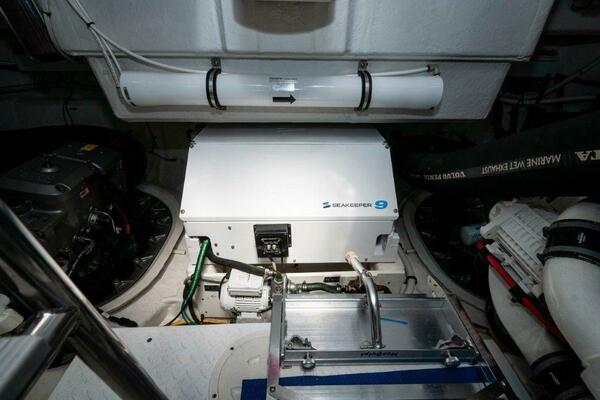 After Five 60ft Cruisers Yachts Yacht For Sale