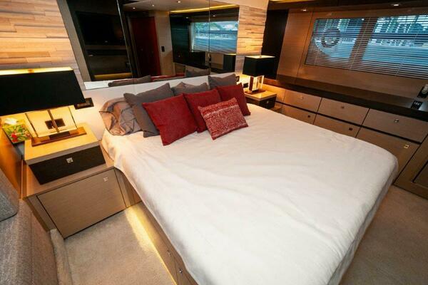 After Five 60ft Cruisers Yachts Yacht For Sale