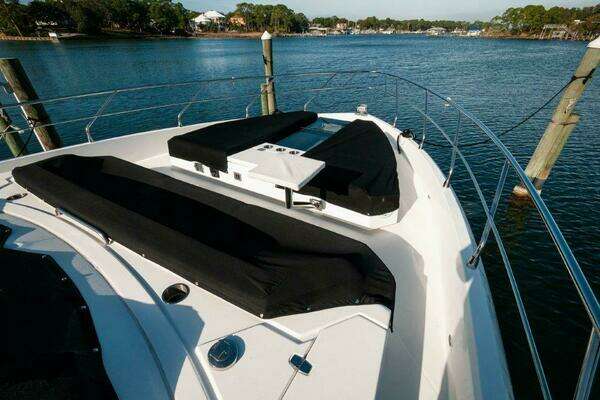 Cruisers Yachts 60 Cantius Yacht For Sale