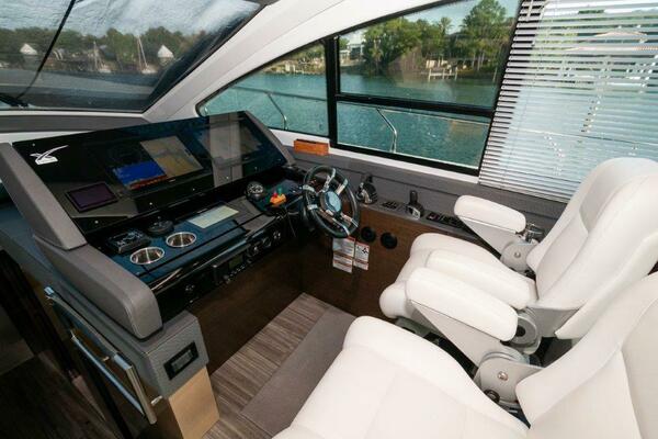 After Five 60ft Cruisers Yachts Yacht For Sale
