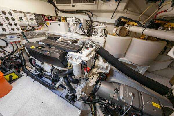 Cruisers Yachts 60 Cantius Yacht For Sale