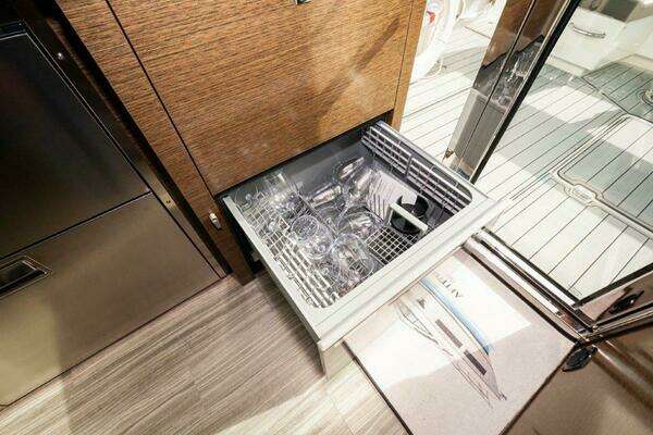 Cruisers Yachts 60 Cantius Yacht For Sale