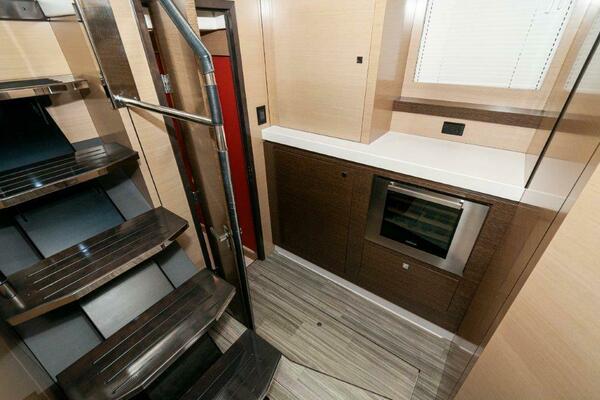 After Five 60ft Cruisers Yachts Yacht For Sale