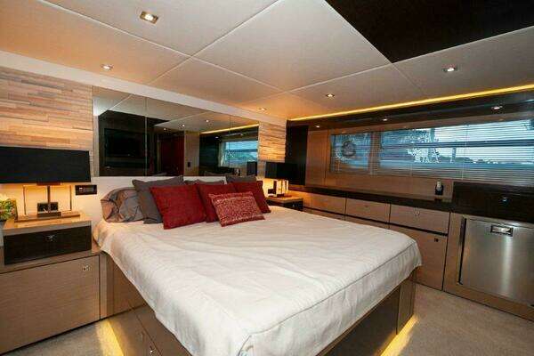 Cruisers Yachts 60 Cantius Yacht For Sale