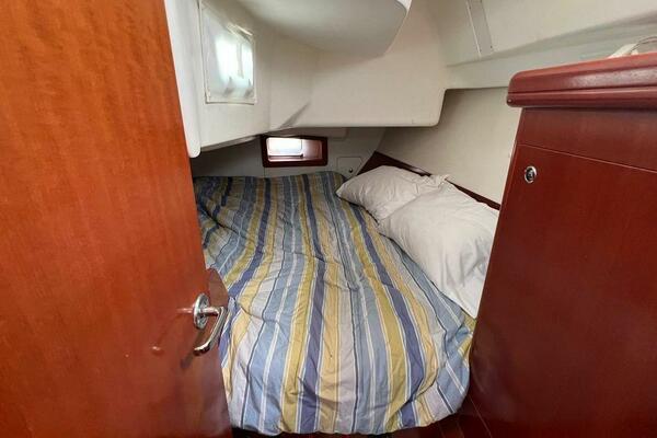 Attitude Indicator 36ft Beneteau Yacht For Sale