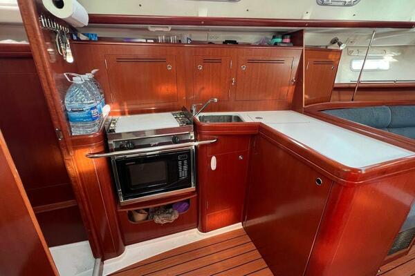 Attitude Indicator 36ft Beneteau Yacht For Sale