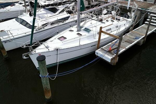 Attitude Indicator 36ft Beneteau Yacht For Sale