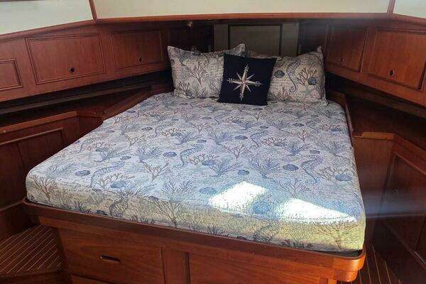 Grand Banks 49 Classic Yacht For Sale