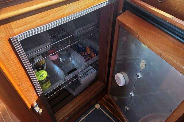 Grand Banks 49 Classic Yacht For Sale