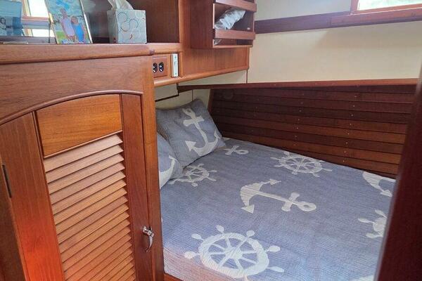 Cinsubar II 49ft Grand Banks Yacht For Sale