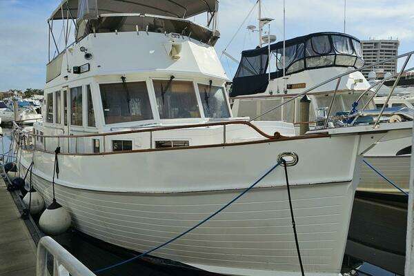 1997 Grand Banks 49