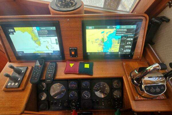 Grand Banks 49 Classic Yacht For Sale