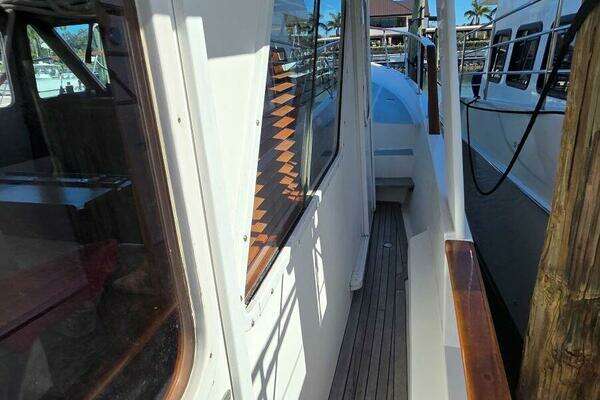 DeFever 48 Tri Cabin Yacht For Sale