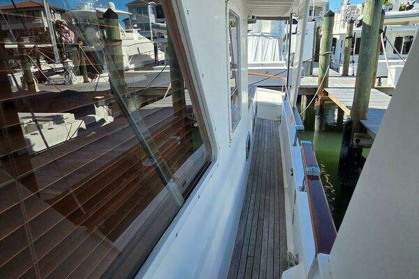 DeFever 48 Tri Cabin Yacht For Sale