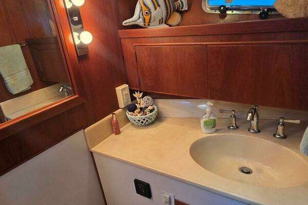 DeFever 48 Tri Cabin Yacht For Sale