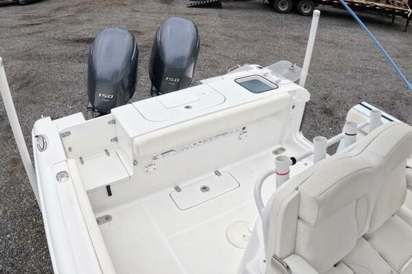 25ft Sea Hunt Yacht For Sale