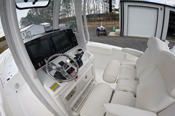 25ft Sea Hunt Yacht For Sale