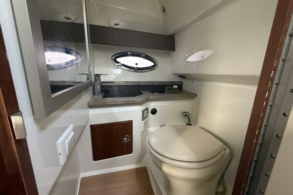 Formula 33 -  Cabin Head