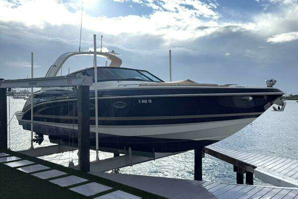 33-ft-Formula-2016-330 Crossover Bowrider- Riviera Beach Florida United States  yacht for sale