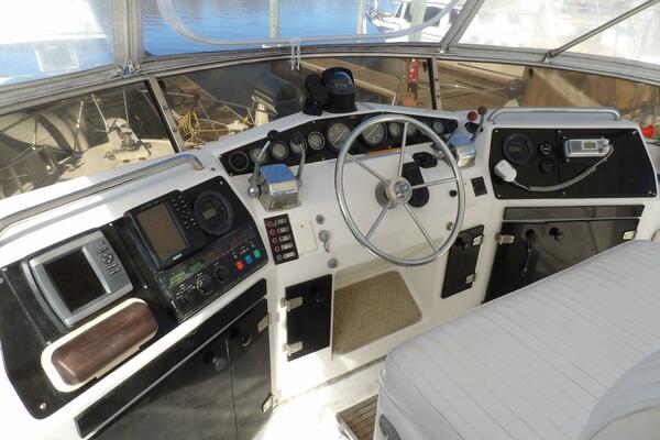 41ft Aquarius Yacht For Sale