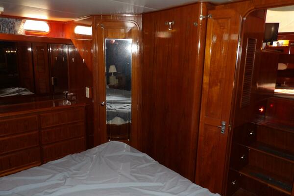 41ft Aquarius Yacht For Sale