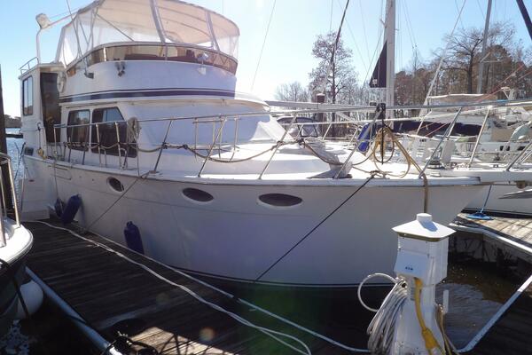 41ft Aquarius Yacht For Sale