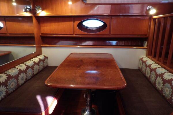 41ft Aquarius Yacht For Sale