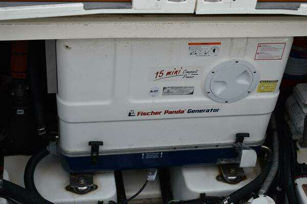 Boston Whaler 405 Conquest Yacht For Sale