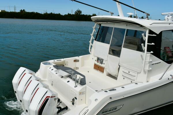 40ft Boston Whaler Yacht For Sale