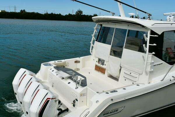 Boston Whaler 405 Conquest Yacht For Sale