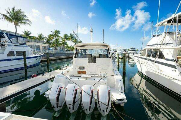 2023 Boston Whaler 40