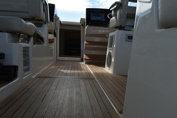 40ft Boston Whaler Yacht For Sale