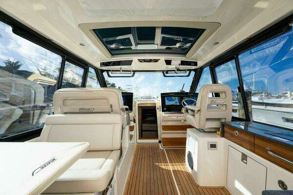 2023 Boston Whaler 40