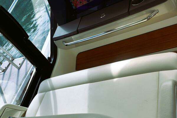 Boston Whaler 405 Conquest Yacht For Sale